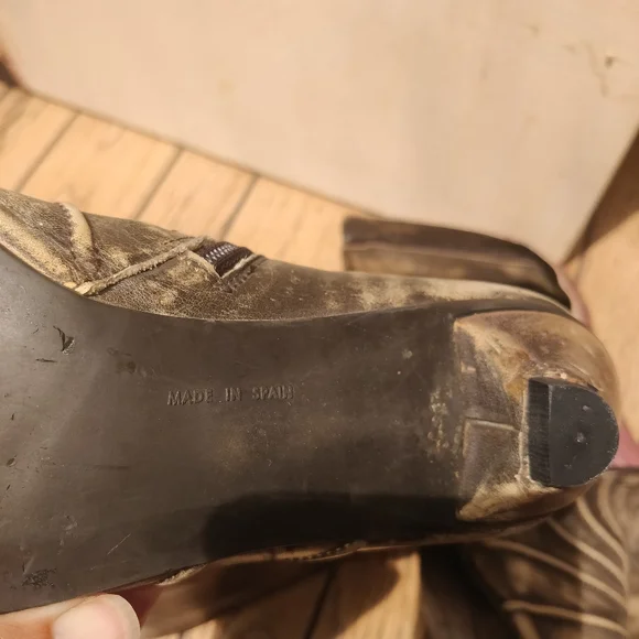 Vintage Italian Pointy Toed Leather Boots - Picture 8 of 12